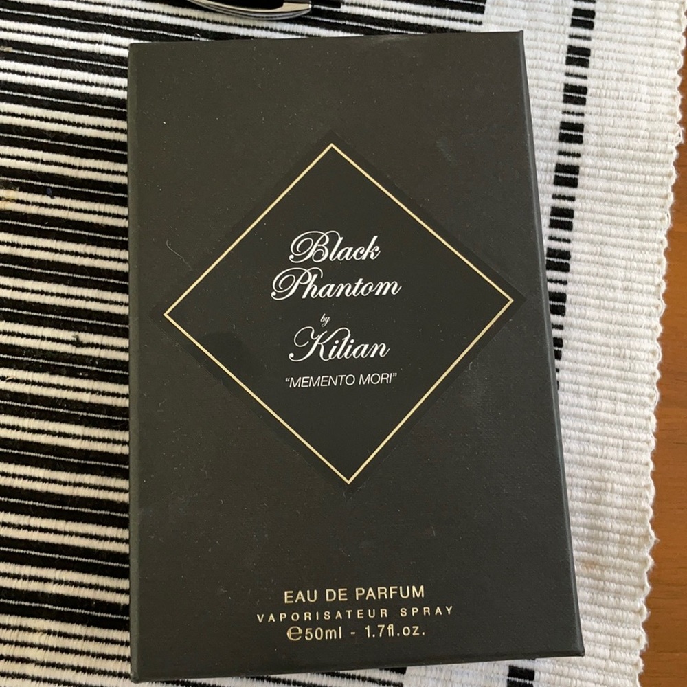 Black phantom